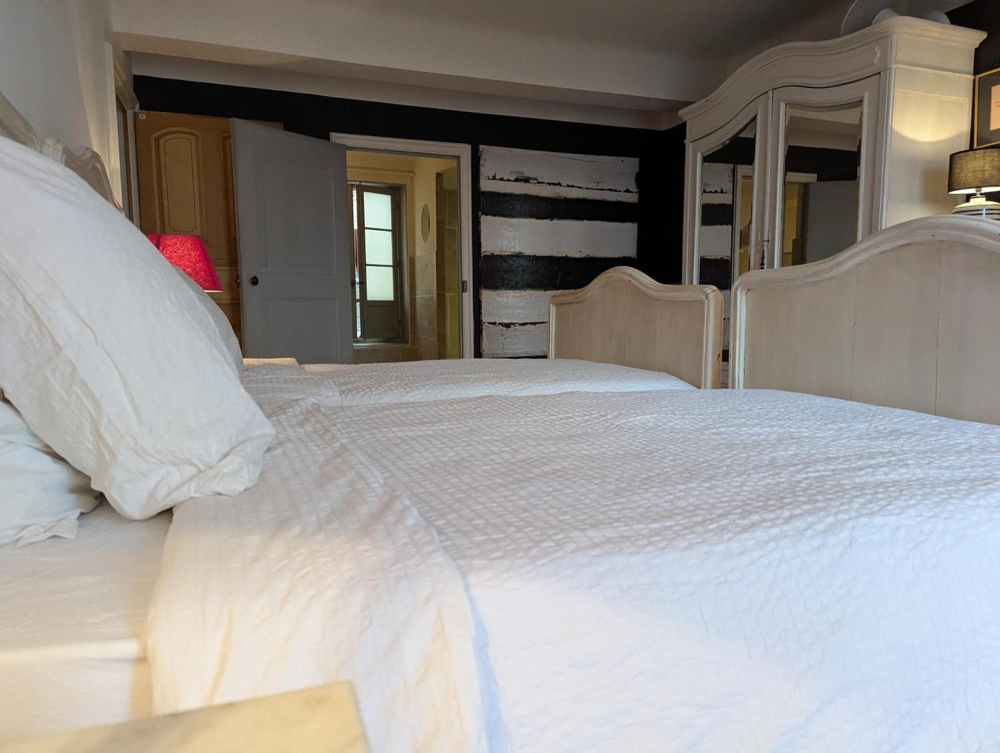 Les Chapeliers Bed & Breakfast Claviers Exterior photo